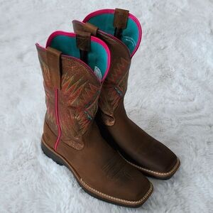 NEW Ariat women's cowboy boots leather size 7